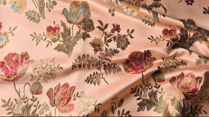 Kostbaar damastweefsel San Leucio Rosa met rijk bloemmotief., Antiek en Kunst, Antiek | Overige Antiek