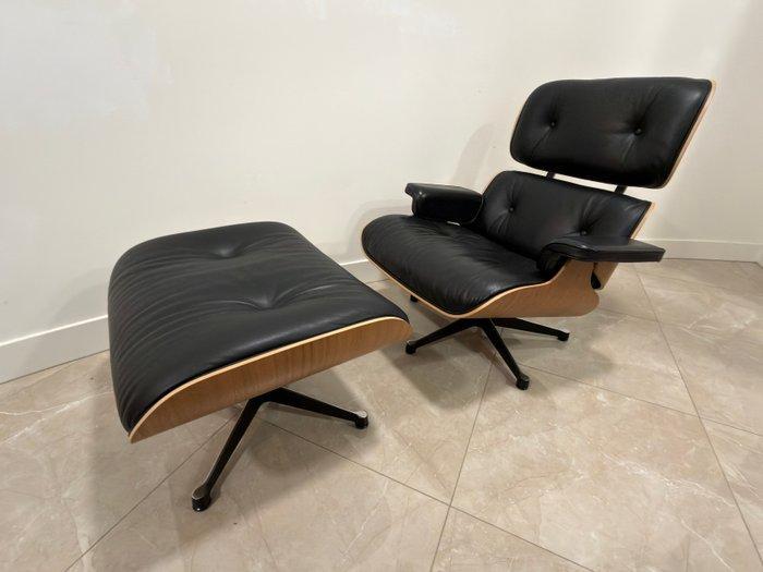 Vitra - Charles & Ray Eames - Fauteuil avec repose-pied -, Antiek en Kunst, Kunst | Designobjecten