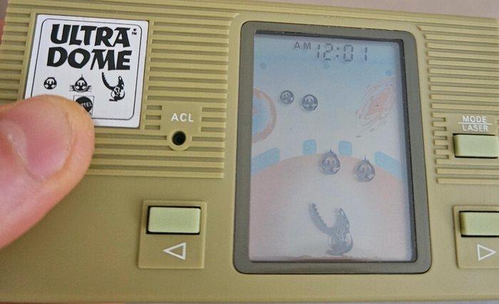 Mattel - Electronic Ultra Dome Alien Lcd Game Konami, Games en Spelcomputers, Spelcomputers | Overige Accessoires