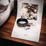 Tungsten ring met meteoriet en goud inlegwerk. Met de hand