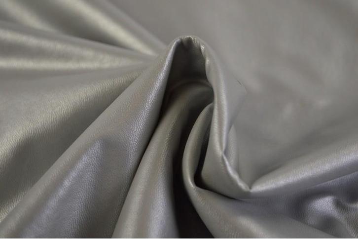 10 meter skai leer - Zilver - 145cm breed, Hobby en Vrije tijd, Stoffen en Lappen, 120 cm of meer, 200 cm of meer, Overige kleuren