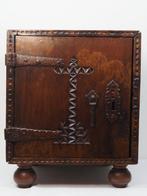 Kast - Walnoot - Mudejar tabernakel cabine