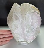 Zeldzame XL gekristalliseerde rozenkwarts op kwarts, Verzamelen, Mineralen en Fossielen