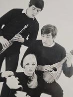 Michael Joseph (1941-) - Join the tea set (black t-shirts), Antiek en Kunst