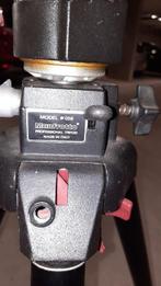 Manfrotto Art. 058 tripod; head #136 Statief