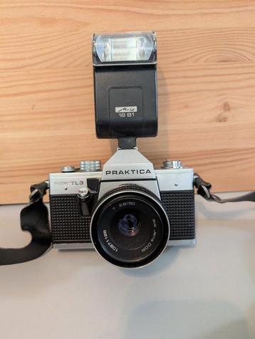 Praktica Super TL3 + 2,8/50mm Tessar Jena + flitser |