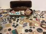 Themacollectie - Vintage Knopen 850 stuks in een bamboe, Antiek en Kunst, Antiek | Speelgoed