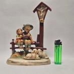 Goebel - Figurine - hummel #28/3 - Wayside Devotion - TMK3 -