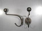 Hoed en jashaak met ronde knop, ijzer geroest, Nieuw, Overige materialen