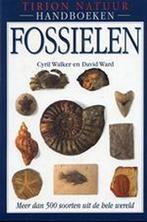 Fossielen / Tirion natuur handboeken 9789052105369 C. Walker, Boeken, Verzenden, Gelezen, C. Walker