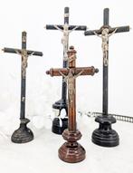 Antique Crucifix (4) - bois noirci - 1850-1900 - Crucifix