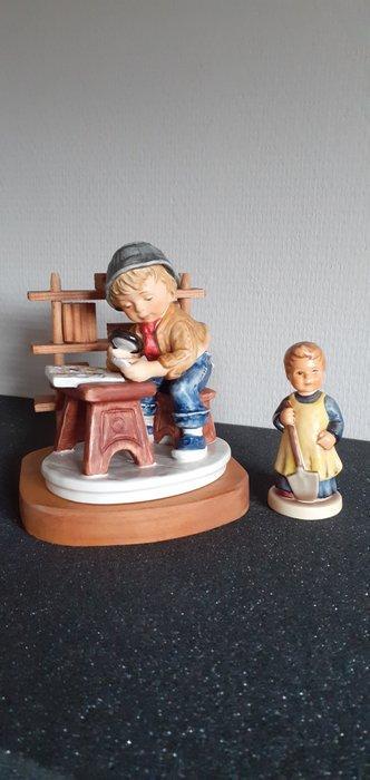 Goebel - Beeldje - Goebel beeld  Stampfan  en hummel Nr, Antiek en Kunst, Curiosa en Brocante