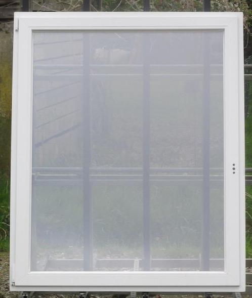 pvc raam , chassis , venster 124 x 151 wit / zwart ral 9005, Doe-het-zelf en Bouw, Raamkozijnen en Schuifdeuren, Inclusief glas