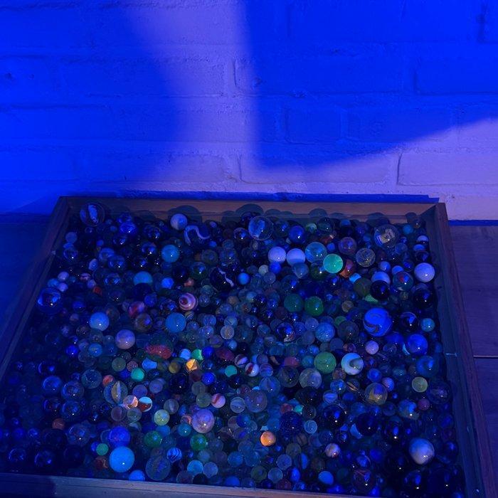 8 KG - Vintage, Antique & Modern US & EU glass (UV reactive), Antiek en Kunst, Antiek | Speelgoed