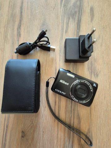 Nikon COOLPIX S3700 Digitale compact camera beschikbaar voor biedingen