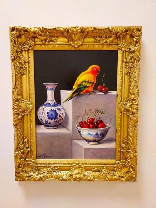 Alfonso Moreno (1947) - Stilleven met Papegaai en chinees, Antiek en Kunst, Kunst | Schilderijen | Klassiek