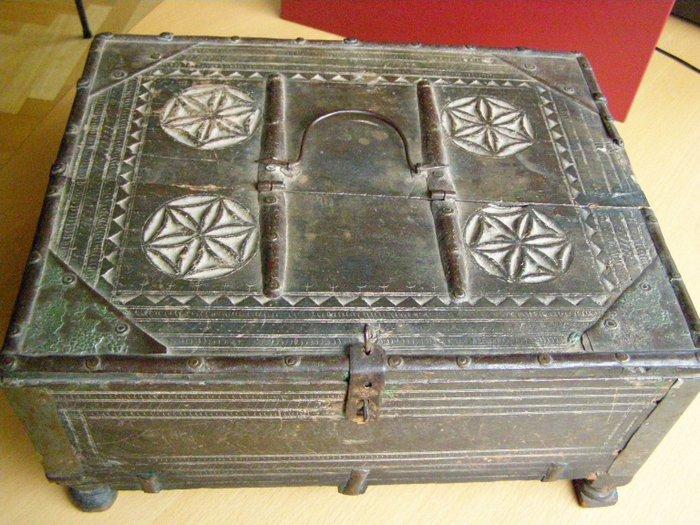 Kist - Hout, Metaal - Huwelijkskistje - Dowry, Antiek en Kunst, Kunst | Niet-Westerse kunst