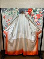 Elegante Japanse furisode-kimono – Grijze zijde, bloemmotief
