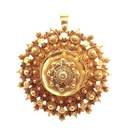 Grote gouden Zeeuwse broche/hanger | Ø 32 mm (zilver), Bijoux, Sacs & Beauté, Bracelets à breloques, Enlèvement ou Envoi