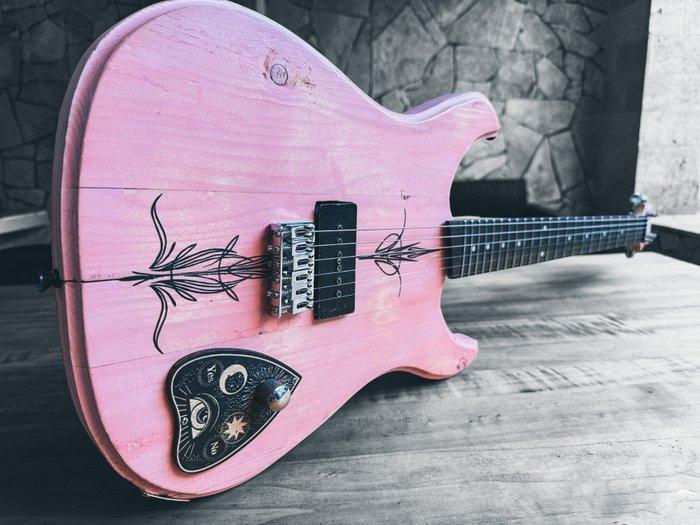 SounDigger Guitars - Ouija - - Elektrische gitaar - Italië -, Muziek en Instrumenten, Snaarinstrumenten | Gitaren | Akoestisch