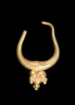 West-Aziatisch Goud Oorbellen met gegranuleerde decoratie