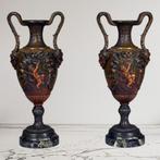 Vaas (2) - Marmer, Zinklegering - paar vazen, Antiek en Kunst