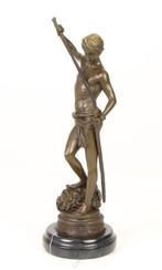Figuur - A BRONZE SCULPTURE OF DAVIDS VICTORY OVER GOLIATH