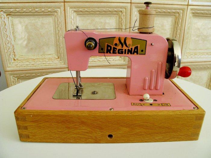 Regina - Blikken speelgoed - Kinder Nähmaschine Modell 7331, Antiek en Kunst, Antiek | Speelgoed
