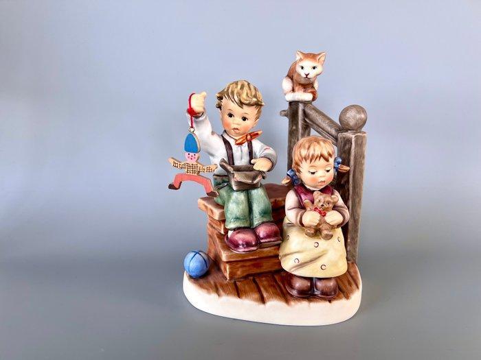Goebel - Beeldje - M.I. Hummel Goebel 2025/A GESUCHT,, Antiek en Kunst, Curiosa en Brocante