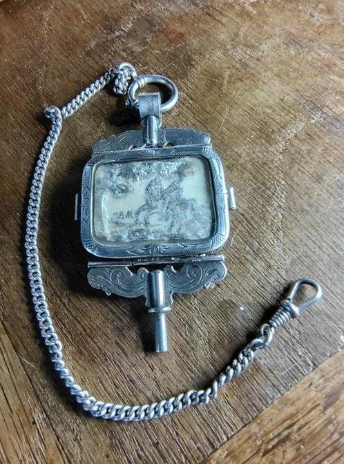 pocket watch chain with key, Handtassen en Accessoires, Horloges | Heren