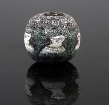 Romain antique Verre mosaïque Perle faciale, probablement