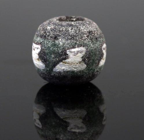 Romain antique Verre mosaïque Perle faciale, probablement, Verzamelen, Mineralen en Fossielen