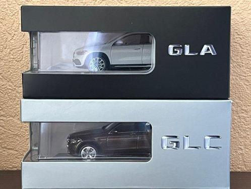 Norev, Spark 1:43 - Modelauto  (2) - Mercedes Benz - GLA &, Hobby en Vrije tijd, Modelauto's | 1:5 tot 1:12