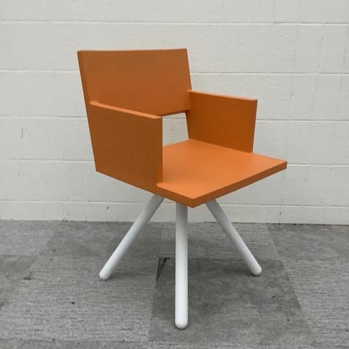 Design L.A.F. Oblique Chair van Jesse Visser, Oranje - wit, Maison & Meubles, Fauteuils