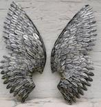 Decoratief ornament (2) - Europa - Koppel metalen vleugels -