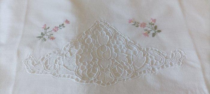 Prachtig laken met grote kussenslopen en prachtige, met de, Antiek en Kunst, Antiek | Tapijten, Tafelkleden en Textiel