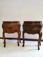 Table de chevet (2) - bois, laiton - Paire de tables de nuit, Antiek en Kunst