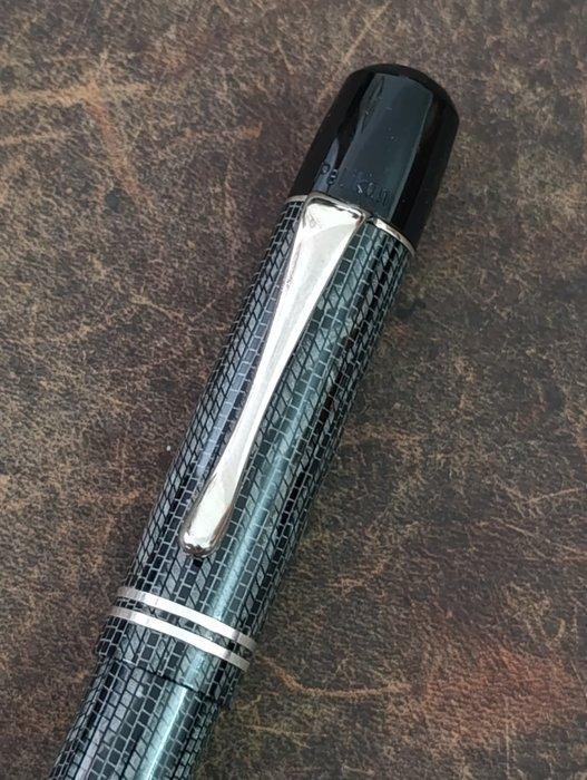 Pelikan - M101N Lizard Special Edition - Vulpen, Verzamelen, Pennenverzamelingen