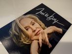 Jessica Lange - Jessica Lange photograph (signed in person), Nieuw