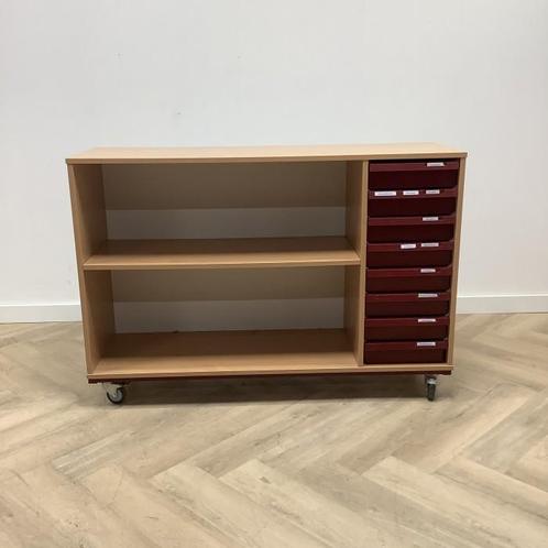Tweedehands verrijdbare houten schoolkast, vv 1 legborden en, Huis en Inrichting, Kasten | Overige, Gebruikt