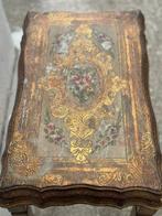 Salontafel - Vurenhout - tafel in Venetiaanse stijl