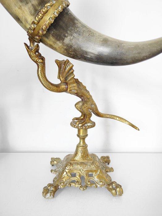 Sculpture, Paire de cornes, montures aux dragons - 40.5 cm -, Antiek en Kunst, Antiek | Overige Antiek