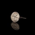 Middeleeuwen, kruisvaardersperiode Zilver Ring met kruis en, Antiek en Kunst