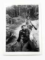 Alberto Korda (1928-2001). - Fidel Castro con niño fusil, Antiek en Kunst