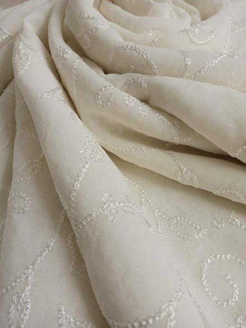 700 x 135 cm - Elegante organza ricamata, italiana - Textiel, Antiek en Kunst, Antiek | Tapijten, Tafelkleden en Textiel