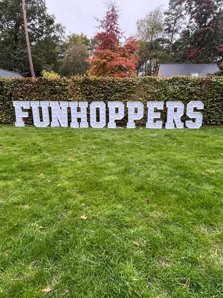 Verhuur lichtletters, Hobby en Vrije tijd, Feestartikelen | Verhuur, Nieuw