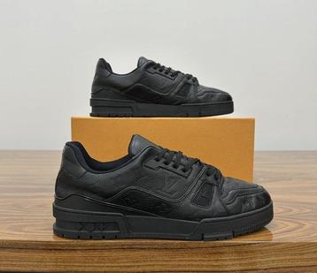 Louis Vuitton - Sneakers - Taille : EU 42.5 beschikbaar voor biedingen