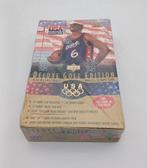 1996 Upper Deck USA Basketball Deluxe Gold Edition - 1, Hobby en Vrije tijd, Verzamelkaartspellen | Overige, Nieuw