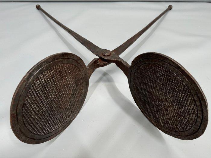 Antiek wafelijzer / kniepertjesijzer - Werkgereedschap, Antiek en Kunst, Antiek | Overige Antiek