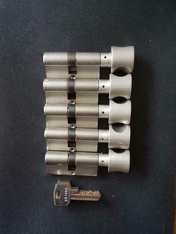 5 gelijksluitende knopcilinders S2skg**S6 60 mm 6 n/sleutels